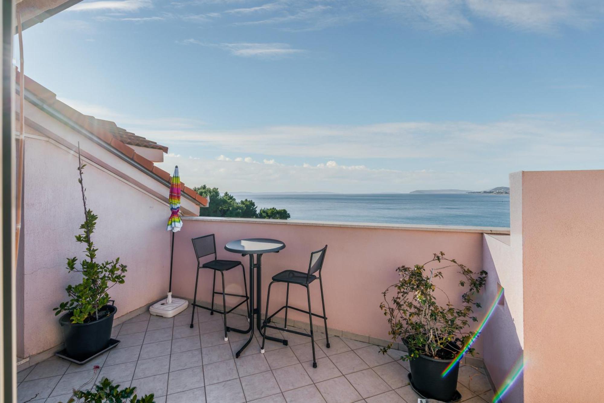 Pink Inn Podstrana Bagian luar foto