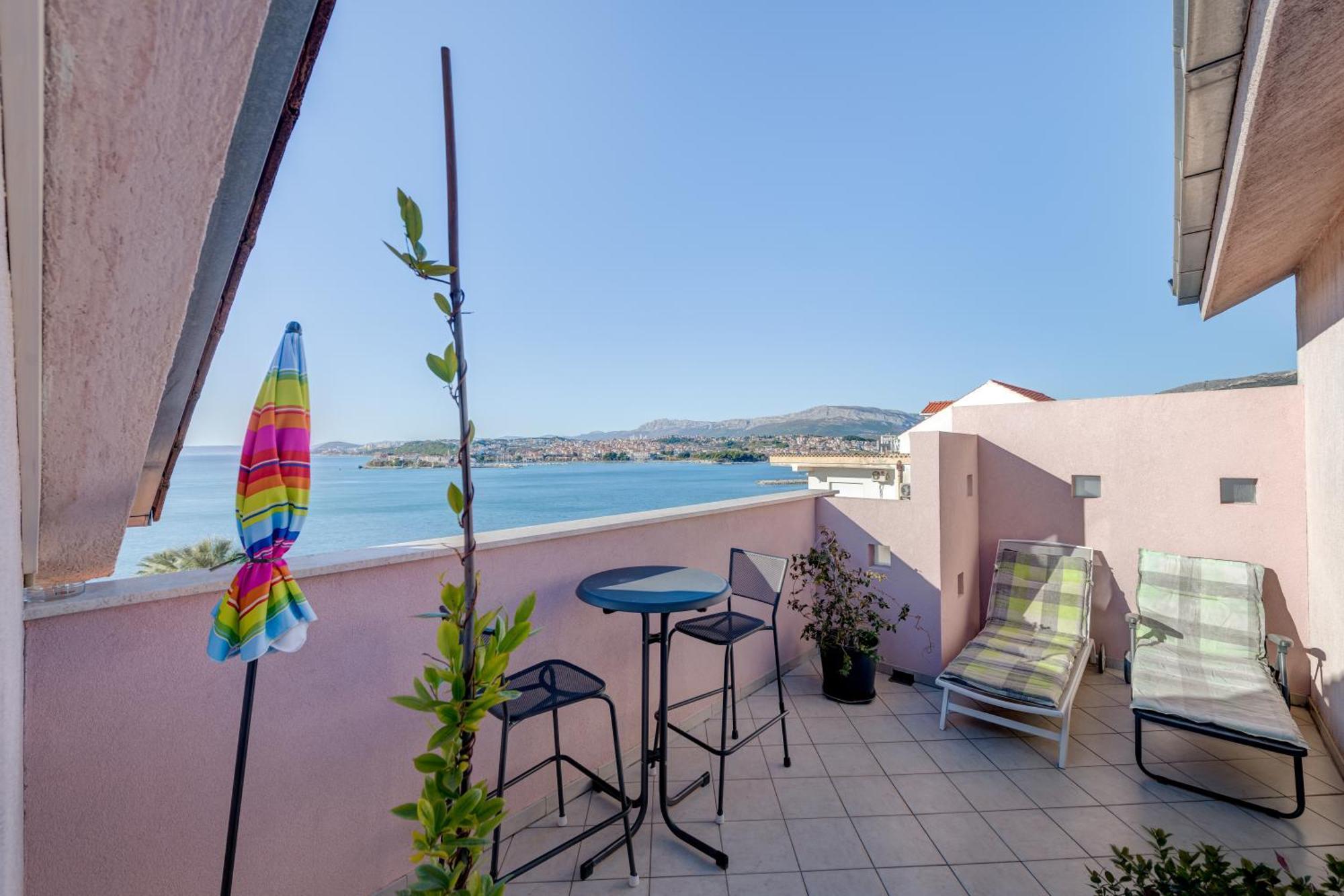 Pink Inn Podstrana Bagian luar foto