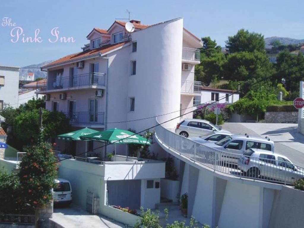 Pink Inn Podstrana Bagian luar foto